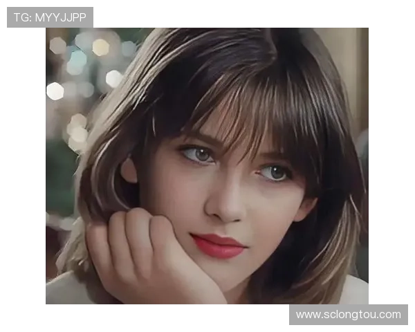 初吻的青涩与悸动：苏菲·玛索，永远的法式缪斯